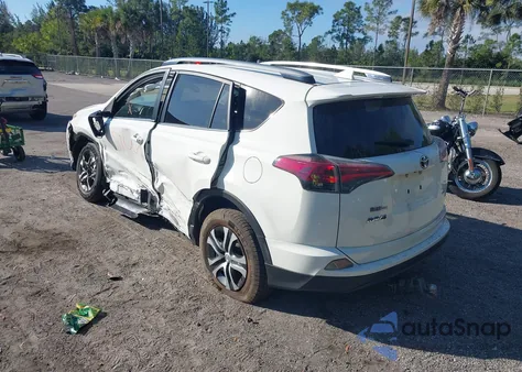 2017 Toyota Rav4 Le z USA, uszkodzony, nr VIN JTMZFREV5HJ125676